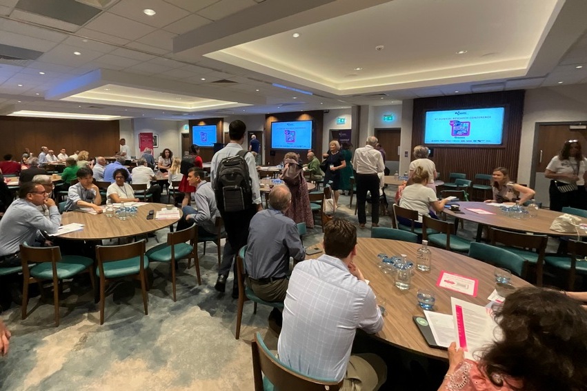 <h1 style="font-family: helvetica; color: #ffffff; font-size: 18pt;">LOUGHBOROUGH 2025</h1>::<h1 style="font-family: helvetica; color: #ffffff; font-size: 12pt;">Des thérapies géniques pour l'AT ?</h1>